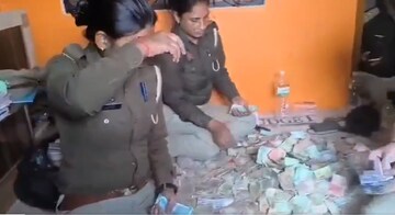 22 तास नोटा मोजून फुटला घाम, हात थकले तरी कॅश संपेना, देशातील सर्वात मोठी रेड