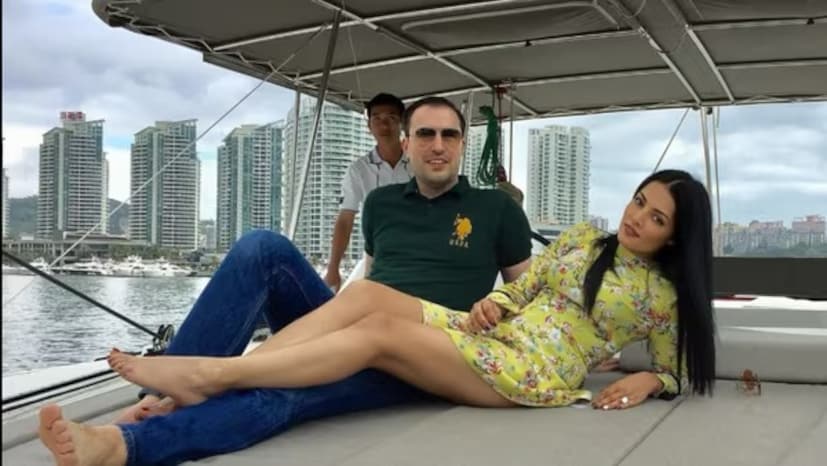 सेलिनाने तिच्या याचिकेत दावा केला आहे की, पीटरच्या कथित गैरवर्तनामुळे आणि मारहाणीमुळे त्यांना ऑस्ट्रियातील घर सोडून भारतात पळून यावे लागले.