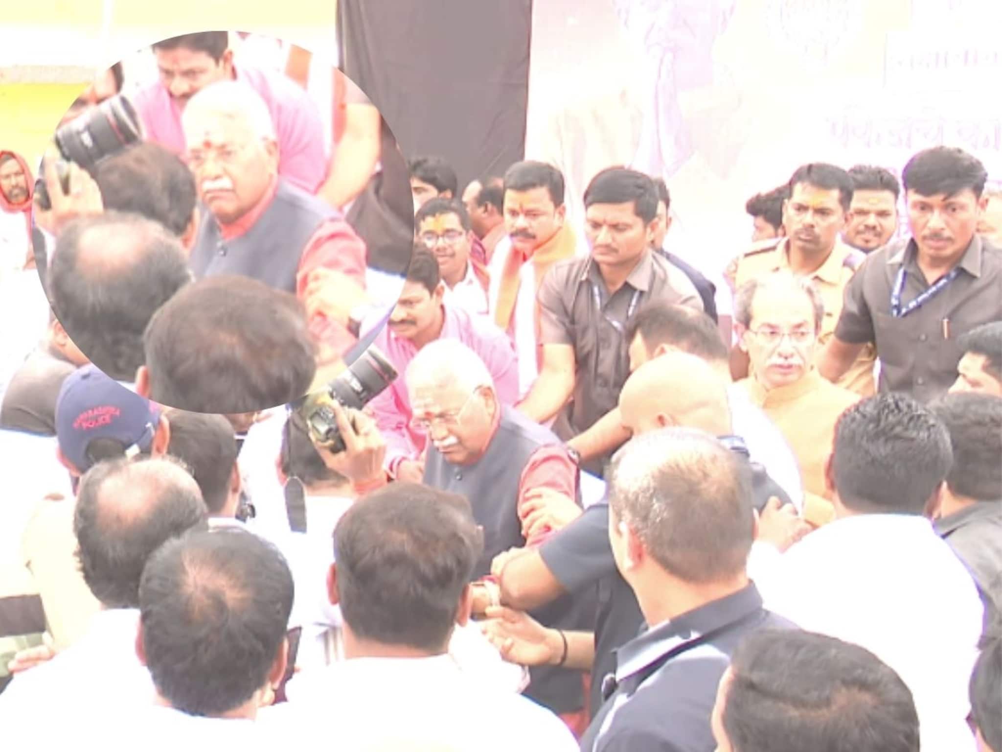 Beed: उद्धव ठाकरेंच्या समोर घडला प्रकार, चंद्रकांत खैरे पदाधिकाऱ्यावर भडकले, VIDEO समोर