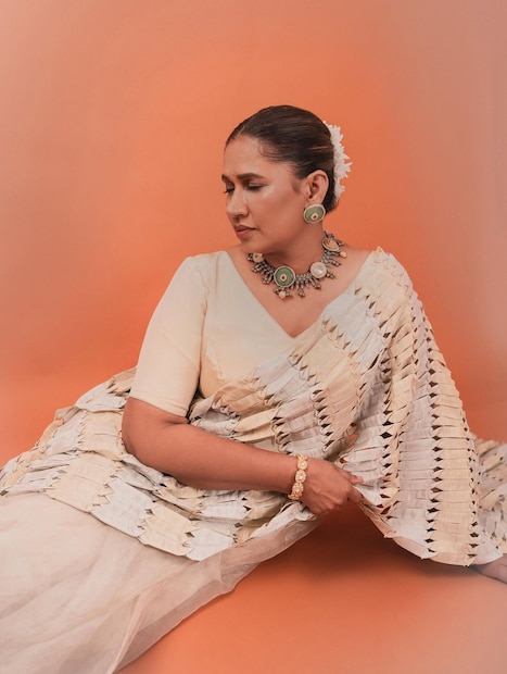 छाया कदम यांचा जन्म एका मध्यमवर्गीय कुटुंबात झाला. त्यांचे वडील गिरणी कामगार होते. मुंबईतील कलिना येथे छाया कदम यांचं बालपण गेलं. छाया कदम या कोकणातील मालवणमधील आहेत. त्या उत्तम मालवणी बोलतात. त्यांची मालवणी भाषा चाहत्यांना प्रचंड आवडते. 