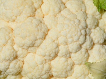 फ्लॉवर साफ करायला झंझट वाटते? टेन्शन नॉट 'या' ट्रिकने 5 मिनिटत साफ होईल भाजी