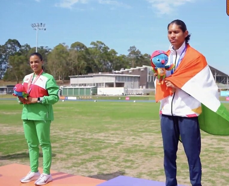 एका असामान्य परिस्थितीतून आलेल्या मुलीनं मिळवलेल्या यशाबद्दल तेलंगणाचे मुख्यमंत्री ए. रेवंत रेड्डी यांनी तिचा यथोचित गौरव केला आहे. दीप्ती जीवांजी पॅरिसहून मायदेशी परतल्यानंतर लगेचच तिने मुख्यमंत्री ए. रेवंत रेड्डी यांची भेट घेतली. मुख्यमंत्र्यांनी तिच्या या महान कामगिरीसाठी एक कोटी रुपये रोख पुरस्कार, वारंगल येथे ५०० चौरस यार्ड जमीन आणि ग्रुप २ सेवेमध्ये एक योग्य सरकारी पद देण्याची मोठी घोषणा केली आहे. 