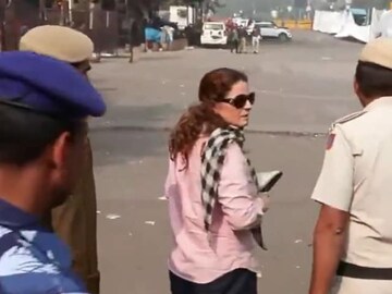 दहशतवाद्यांची कर्दनकाळ लाल किल्ल्यावर, कोण आहेत IPS शाहिदा परवीन?