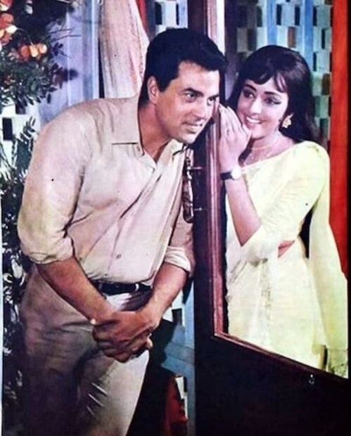 या पार्श्वभूमीवर, धर्मेंद्र आणि 'ड्रीम गर्ल' हेमा मालिनी यांच्या गाजलेल्या लव्हस्टोरीचा एक खास किस्सा पुन्हा चर्चेत आला आहे. धर्मेंद्र आणि हेमा मालिनी यांची ऑन-स्क्रीन केमिस्ट्री जितकी जबरदस्त होती, तितकीच त्यांची ऑफ-स्क्रीन केमिस्ट्रीही गाजली.