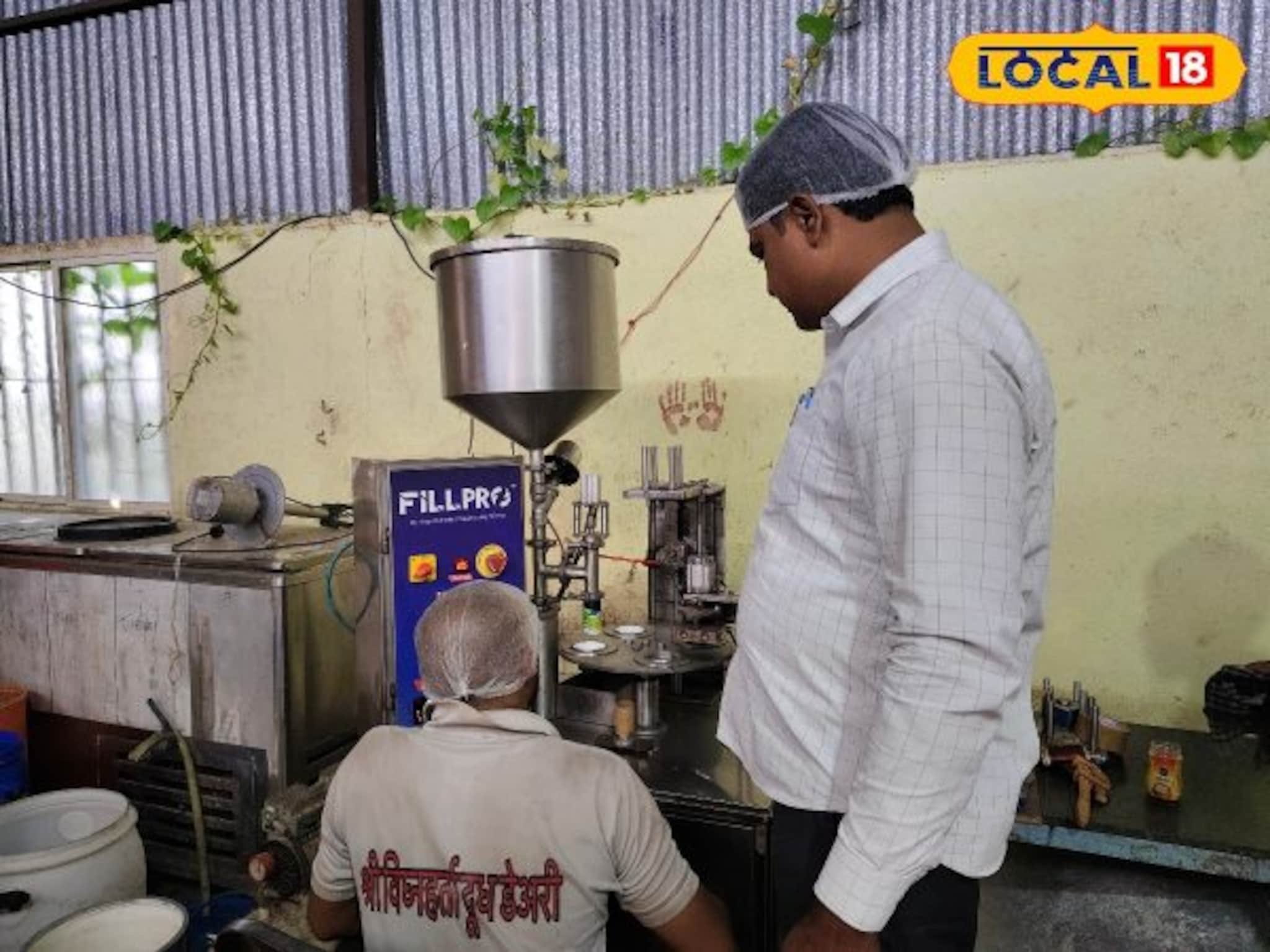 10 गायीपासून केली सुरूवात, दुग्ध व्यवसायानं नशीबचं पालटलं, वर्षाला 90 लाखांची उलाढाल