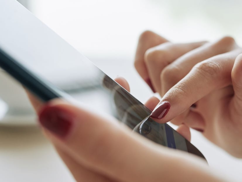 म्हणूनच मोबाईलचा खरा अर्थ फक्त फोन नसून कुठेही वापरता येणारी, सोबत नेण्यास सक्षम अशी कोणतीही तंत्रज्ञान साधने असा आहे.