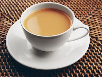 चहा बनवताना भांडंही महत्त्वाचं, शेफ विष्णू मनोहर यांनी सांगितलं कोणतं वापरायचं चहा बनवताना भांडंही महत्त्वाचं, शेफ विष्णू मनोहर यांनी सांगितलं कोणतं वापरायचं