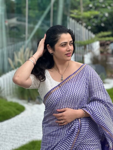 मात्र, मराठी प्रेक्षकांना गिरिजाबद्दल माहिती असली तरी, तिचे सासरचे फिल्मी कनेक्शन खूप कमी लोकांना माहीत आहे. गिरिजाचे सासर मनोरंजनसृष्टीतील अत्यंत प्रतिष्ठित मानले जाते.