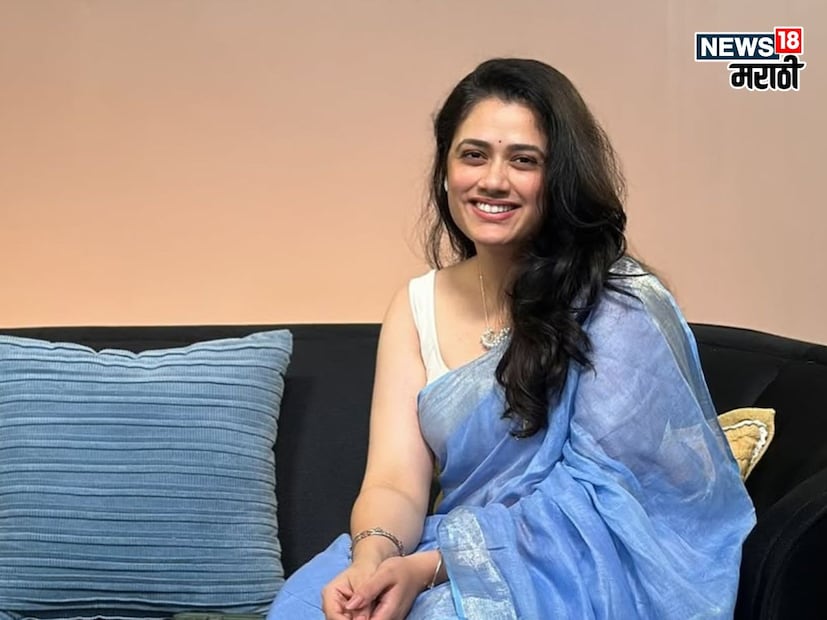 अभिनेते गिरीश ओक यांची कन्या असलेल्या गिरिजाने वडिलांच्या पावलावर पाऊल ठेवत सिनेसृष्टीत पाऊल ठेवले. मराठी-हिंदीतील यशस्वी करिअरनंतर २०११ मध्ये गिरिजाने सुहृद गोडबोले यांच्याशी लग्न केले.