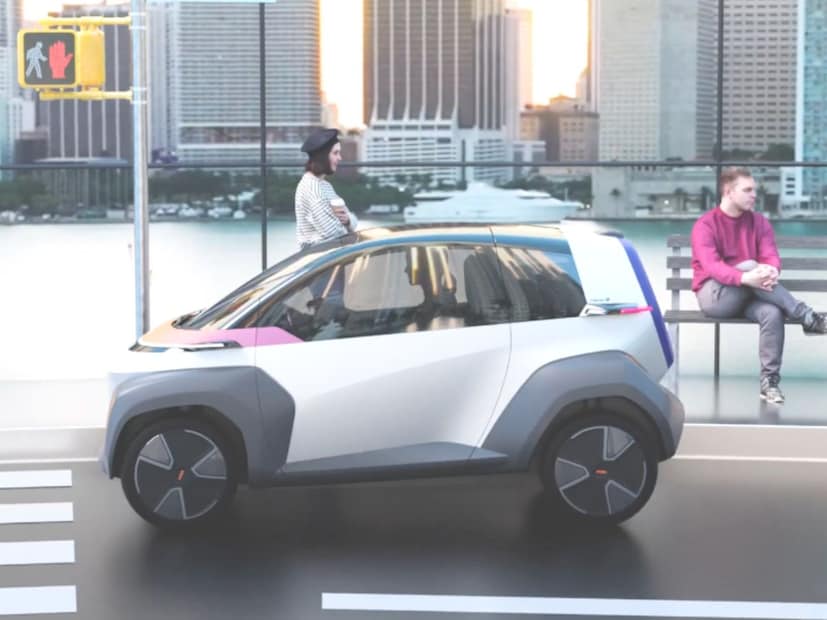 Novus असं या कारचं नाव आहे.  NEX 3 या कन्सेप्टअंतर्गत  VIDA ने ही कार आणली आहे. हिरोची ही पहिली कार आहे. बाईकच्या लांबी इतकीच ही कार आहे. ही एक EV कार आहे. यामध्ये ३ जण आरामात बसू शकतात. 