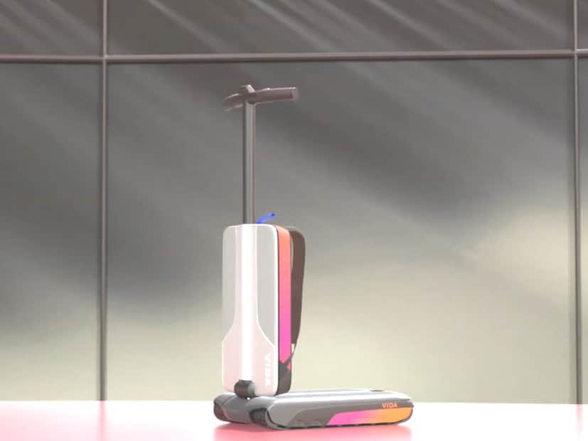 तसंच, Hero VIDA ने  NEX 1 हा एक पोर्टेबल, वेअरेबल मायक्रो मोबिलिटी उपकरणही लाँच केलं आहे. हा एक प्रकारचा छोटा इलेक्ट्रिक स्कूटर आहे, जो बॅगपॅकसारखा घेऊन जाता येऊ शकतो आणि कुठेही प्रवास करू शकतो. हा एखाद्या सुटकेस सारखा आहे. तुम्ही पाठीवर घेऊन जाऊ शकतात आणि नंतर अनबॉक्स करून प्रवास करू शकतात. 