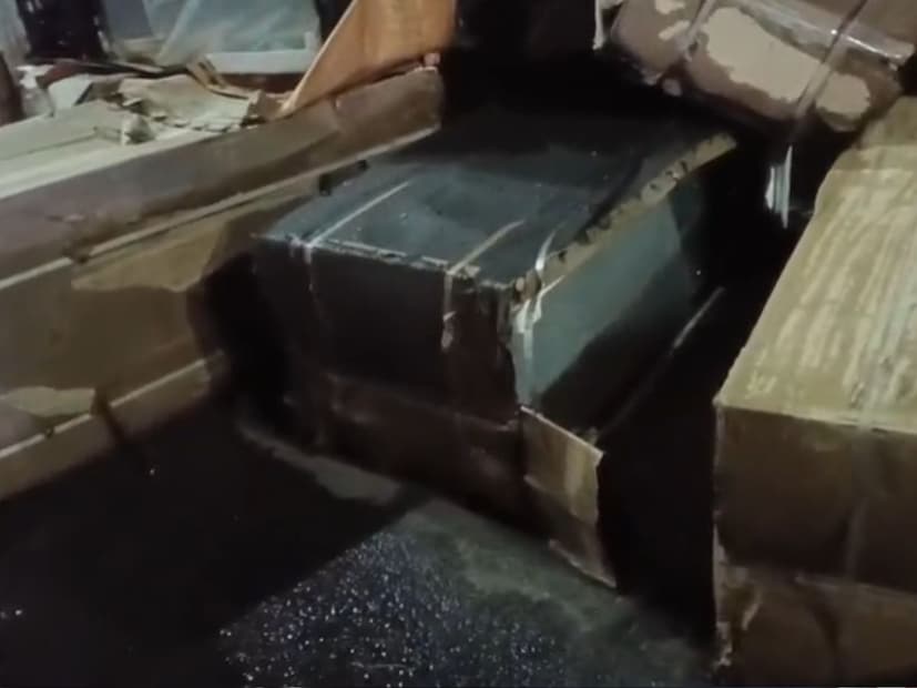  या आगीमध्ये जवळपास 30 ते 40 फ्रीज जळून खाक झाले आहेत व कंटेनरचे देखील जळाल्याने मोठे नुकसान झाले आहे.