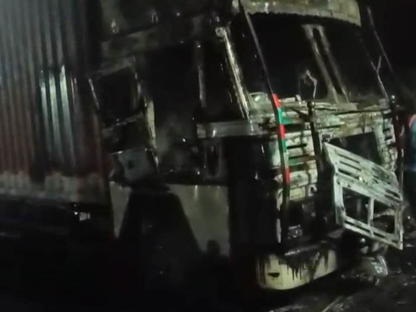 घटनास्थळी पोलिसांनी धाव घेतली, त्याचबरोबर अग्निशामन दलाने देखील धाव घेऊन ही आग आटोक्यात आणली.