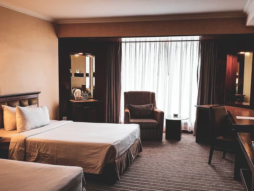 बेड किंवा कपाट आणि रूममधील इतर फर्निचर यामध्ये ढेकूण असू शकता हे ढेकूण तुमच्या सामानामध्ये जाऊ शकतात. ते तुम्हाला चावू शकतात शिवाय तुमच्यासोबत तुमच्या घरीही येतील आणि आपलं घर करतील.