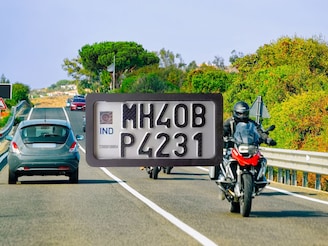 HSRP साठी शेवटची संधी! कोट्यवधी गाड्यांवर अजूनही प्लेट नाही, RTO कडून नवी तारीख