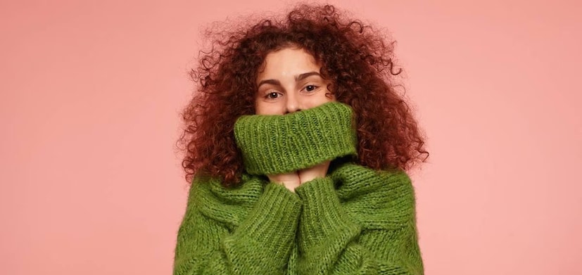 हवा थंड होऊ लागली आहे आणि त्यासोबतच हिवाळाही सुरू झाला आहे. या ऋतूमध्ये बहुतेक महिला त्यांच्या फॅशन आणि पोशाखांबद्दल खूप चिंतेत असतात. हिवाळा सुरू होताच, पहिला प्रश्न पडतो की, 