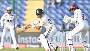 मुंबईला एकटा पुरून उरला, जयस्वाल-मुशीर खानची वाढवली डोकीदुखी, ठोकली डबल सेंचुरी मुंबईला एकटा पुरून उरला, जयस्वाल-मुशीर खानची वाढवली डोकीदुखी, ठोकली डबल सेंचुरी