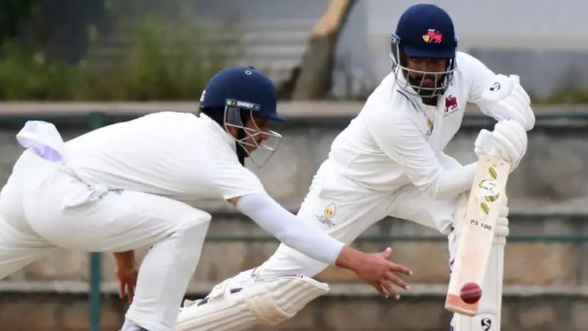 हुडाने डाव सावरला, तर तरुण कार्तिक शर्माने चौकार आणि षटकारांसह त्याचे दुसरे प्रथम श्रेणी शतक पूर्ण केले. दोघांनी पाचव्या विकेटसाठी 265धावांची मोठी भागीदारी केली.