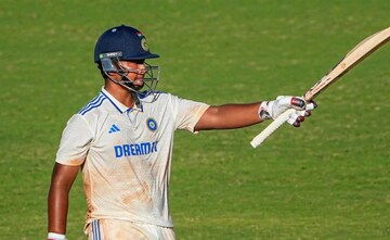 फक्त 7 रन्सची कमी, नाही तर वैभव सूर्यवंशीने मोडला असता 38 वर्षांपूर्वीचा रेकॉर्ड फक्त 7 रन्सची कमी, नाही तर वैभव सूर्यवंशीने मोडला असता 38 वर्षांपूर्वीचा रेकॉर्ड