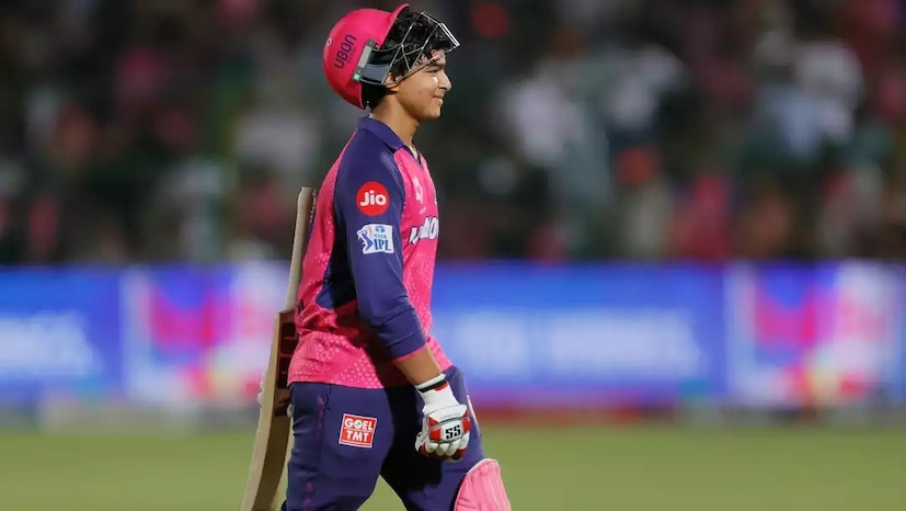 जर वैभवने आणखी सात धावा केल्या असत्या तर तो प्रथम श्रेणी क्रिकेटमध्ये शतक करणारा सर्वात तरुण फलंदाज ठरला असता. हा विक्रम सध्या ध्रुव पांडोव्हच्या नावावर आहे, ज्याने 1988/89 च्या रणजी ट्रॉफी हंगामात 15 वर्षे आणि 239 दिवसांच्या वयात पंजाबसाठी शतक केले होते.