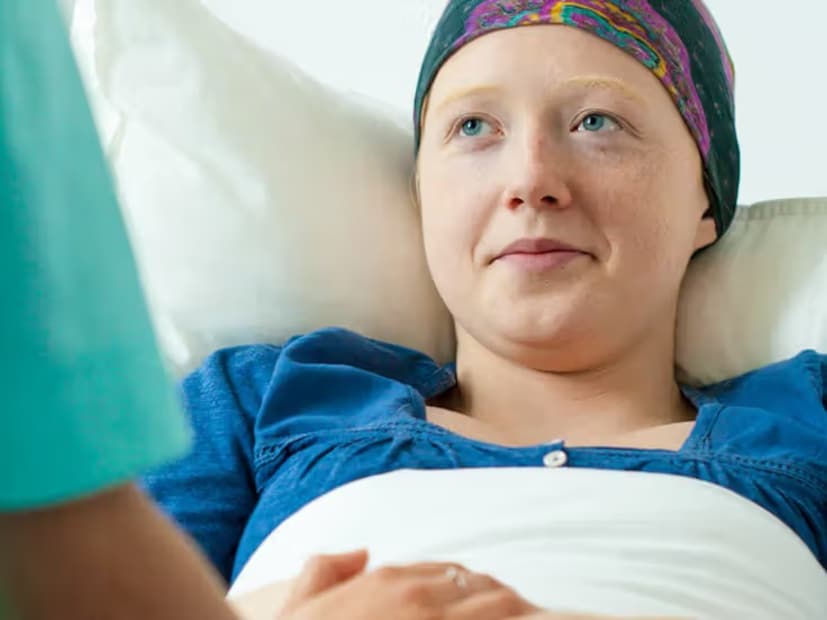 कर्करोगाचे निदान झाल्यानंतर एखादी व्यक्ती किती काळ जगू शकते हे कर्करोगाच्या टप्प्यावर, वयावर, कर्करोगाचा प्रकार आणि इतर अनेक घटकांवर अवलंबून असते. कर्करोगानंतर रुग्ण किती काळ जगू शकतो हे डॉक्टरांनी सांगितले.