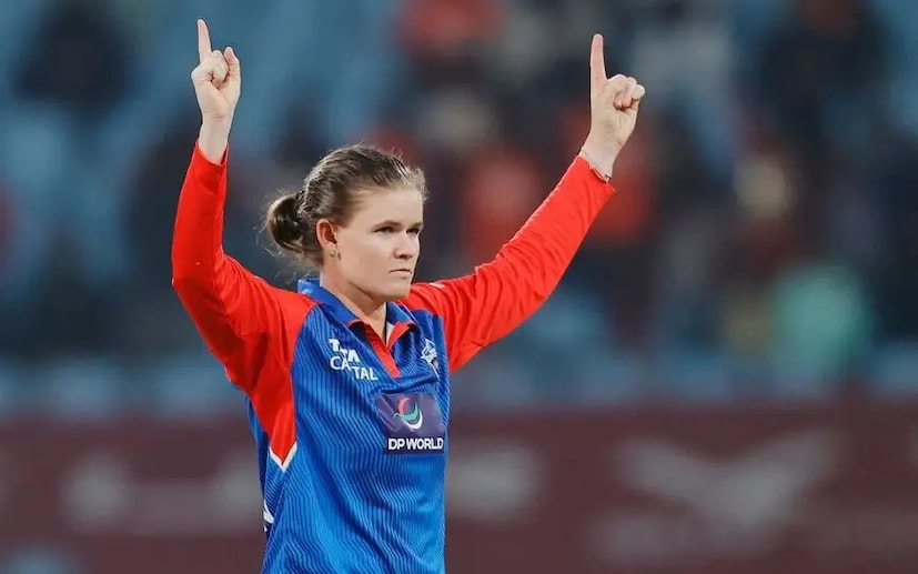 जोनासनने नवीन हंगामासाठी तिचे नाव लिलावासाठी ठेवले होते, परंतु 27 नोव्हेंबर रोजी तिच्या माघारची बातमी समोर आली. वृत्तानुसार, 33 वर्षीय ऑस्ट्रेलियन अष्टपैलू खेळाडू जेस जोनासनने दुखापतीमुळे हा निर्णय घेतला.