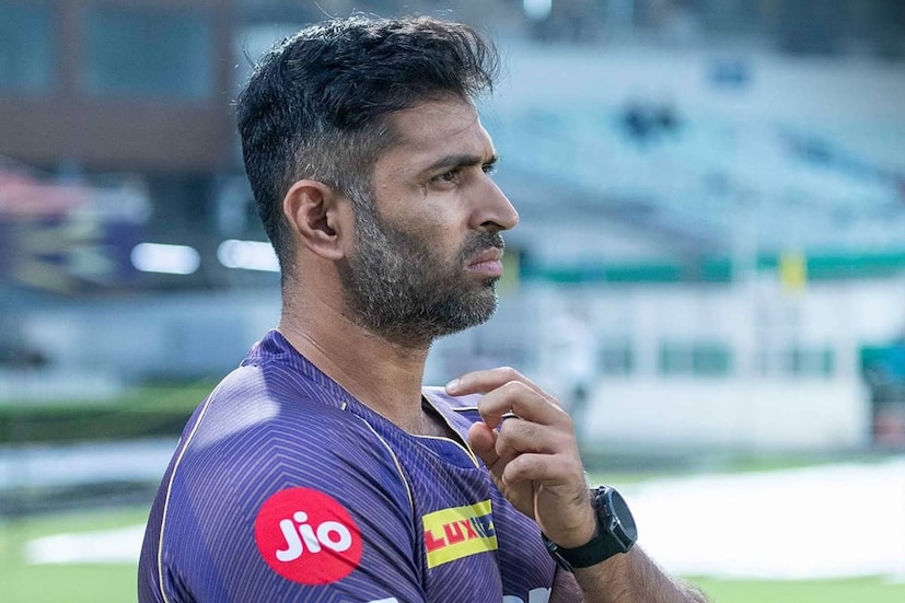 यानंतर कोलकाता नाईट रायडर्सने अभिषेक नायर याला आयपीएलमध्ये हेड कोच म्हणून नियुक्त केले. नायर याने चंद्रकांत पंडित यांची जागा घेतली आहे, ज्यांनी आयपीएल 2025 हंगामानंतर संघासोबतची साथ संपवली होती.