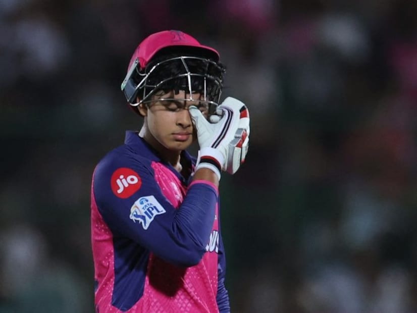 त्याच्या छोट्या खेळीत वैभवने 350 च्या स्ट्राईक रेटसह दोन षटकारांसह 14 धावा केल्या. त्यामुळे, सय्यद मुश्ताक अली ट्रॉफीच्या या हंगामात वैभव दमदार खेळी करेल अशी अपेक्षा आहे.