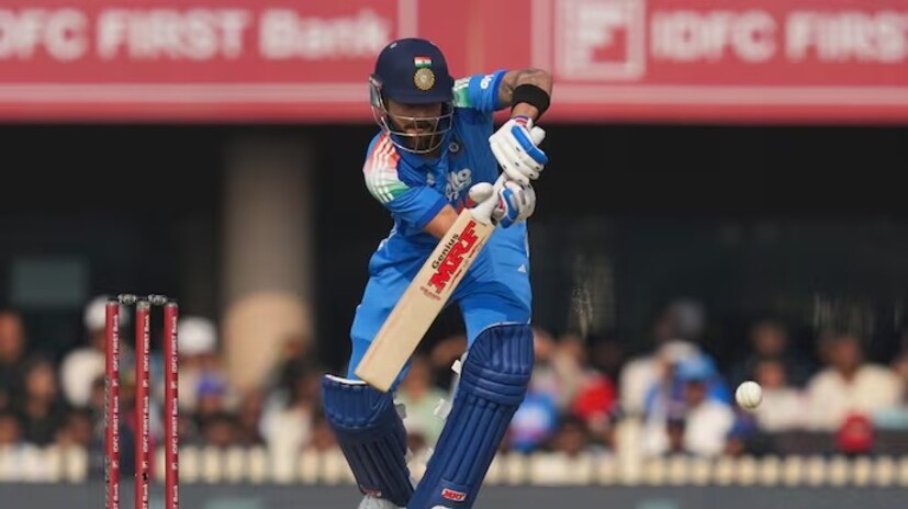 भारताने 349 धावांच लक्ष देत साऊथ आफ्रिकेसमोर धावांचा डोंगर उभा केला आहे. आणि आता बॉलिंग आणि फिल्डिंगमध्ये देखील भारत उत्तम कामगिरी करत असल्याचं दिसून येत आहे.