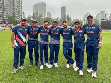 उथप्पाचा धमाका, स्टुअर्ट बिन्नीची ओव्हर टर्निंग पॉईंट, भारताचा पाकिस्तानवर 2 रननी थरारक विजय! उथप्पाचा धमाका, स्टुअर्ट बिन्नीची ओव्हर टर्निंग पॉईंट, भारताचा पाकिस्तानवर 2 रननी थरारक विजय!