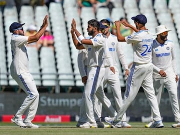 ऑस्ट्रेलियाला धुतलं, आता WTC चॅम्पियनचं चॅलेंज, भारत-दक्षिण आफ्रिका सीरिजचं टाईमटेबल! ऑस्ट्रेलियाला धुतलं, आता WTC चॅम्पियनचं चॅलेंज, भारत-दक्षिण आफ्रिका सीरिजचं टाईमटेबल!