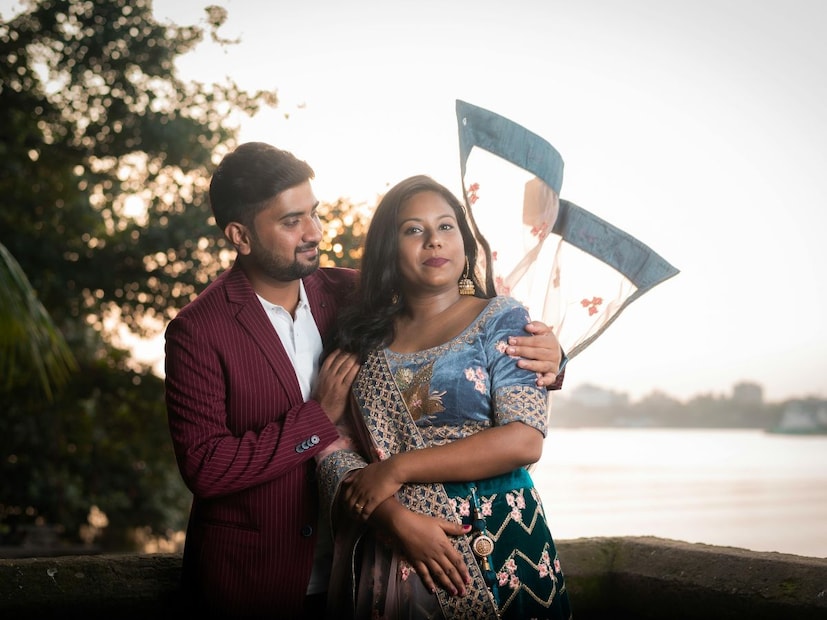 लोणावळा तलाव : लोणावळा शहराच्या अगदी जवळ असलेले हे तलाव शांत आणि सुंदर आहेत. हे तलाव कमी गर्दीचे असल्याने जोडप्यांना शांतपणे आपले फोटोशूट पूर्ण करता येते. इथली किनाऱ्यावरची झाडे आणि स्वच्छ पाणी तुमच्या छायाचित्रांना एक शांत आणि कलात्मक लूक देईल.