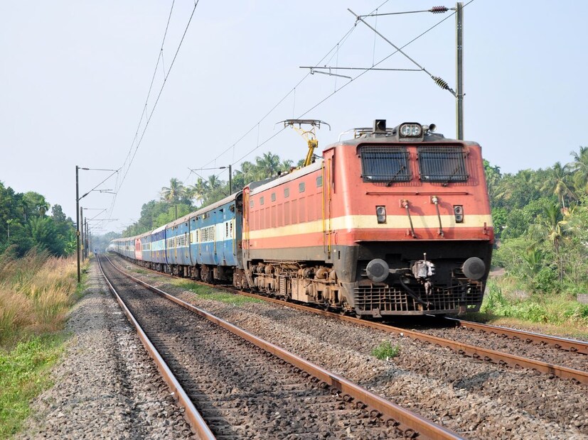 ट्रेनची किंमत ऐकल्यानंतर तुम्हाला धक्का बसेल. कारण, एका ट्रेनला तयार करण्याचा खर्च हा एखाद्या लहान फॅक्टरीच्या किंवा मल्टिस्टोरी अपार्टमेंट प्रोजेक्टच्या बजेटपेक्षाही जास्त असतो. चला तर मग, रेल्वेच्या प्रत्येक महत्त्वाच्या पार्ट्सची किंमत जाणून घेऊया.