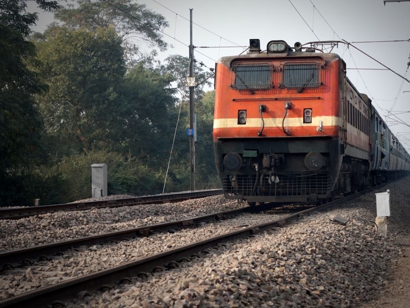 आता प्रत्येक गाडीत एकूण उपलब्ध सीट्सपैकी फक्त 25 टक्क्यांपर्यंतच वेटिंग लिस्ट तिकीट जारी केले जातील.