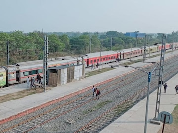 आचारसंहितेच्या काही तास आधी GR, महाराष्ट्रातल्या शहराचं नाव बदललं, बाळासाहेबांची 40 वर्षांपूर्वीची मागणी मान्य!