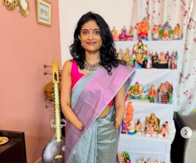 मोठं संकट कोसळलं, आयुष्य उद्ध्वस्त होणार याची भीती होती, मात्र या संकटातही हार न मानता जीवनात फिनिक्स पक्ष्याप्रमाणे झेप घेणाऱ्या व्यक्तींची कथा नेहमीच प्रेरणादायी ठरते. अशीच एक कहाणी आहे ३० वर्षीय डॉ. मालविका अय्यर यांची आहे. प्रत्येकानं ही कहाणी वाचली पाहिजे, त्यांच्याकडून ही जिद्द ही प्ररणा घेतली पाहिजे अशी आहे. 