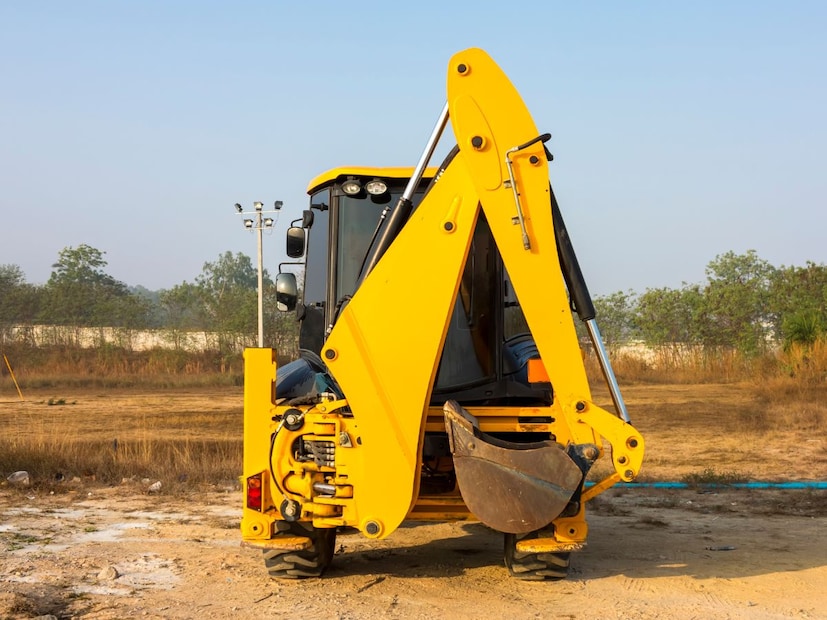 हे यंत्र सहसा कन्स्ट्रक्शन कंपन्या, रोड / इन्फ्रास्ट्रक्चर कॉन्ट्रॅक्टर, फार्महाऊस / प्लॉट डेव्हलपर्स, खाणकामाशी संबंधित उद्योग, पर्सनल वापरासाठी जमीन विकास करणारे व्यक्ती सारखे लोक विकत घेतात.