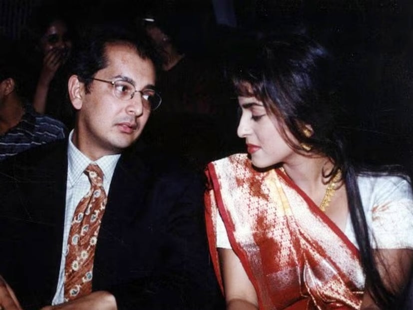 जुही चावलाच्या आयुष्यात येण्यापूर्वी जय मेहतांच्या जीवनात एक मोठे दुःखद वळण आले होते. जय मेहता यांची पहिली पत्नी सुजाता बिर्ला यांचा एका विमान अपघातात मृत्यू झाला होता.