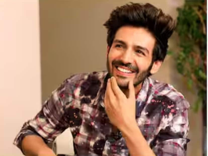  बॉलिवूडचा 'हँडसम हंक' बनण्याआधी कार्तिक आर्यनला अनेकदा रिजेक्शनचा सामना करावा लागला आहे. करिअरच्या सुरुवातीला त्याला अनेक अडचणी आल्या आहेत.