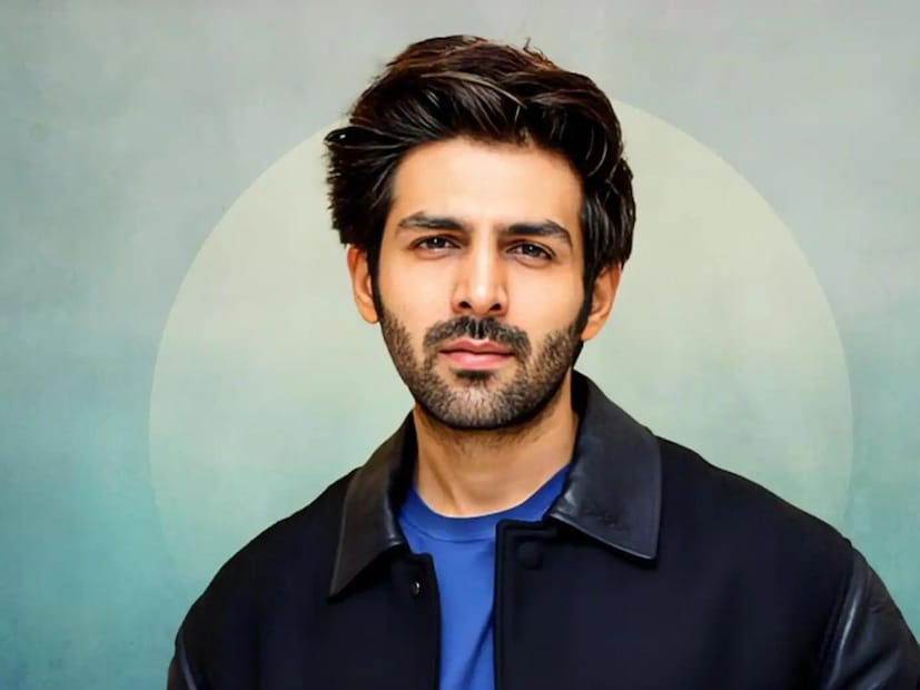  कार्तिक आर्यन म्हणतो,"मला ऑफरही मिळत नव्हत्या. सगळं स्वतःलाच करावं लागत होतं, पण मी केलेल्या संघर्षाचा मला अभिमान आहे. आजही मी कोणावर अवलंबून नाही. सुरुवातीला फेसबुक, गूगलवर ऑडिशन शोधायचो. तिथूनच माहिती मिळायची. अडीच–तीन वर्षांनी "प्यार का पंचनामा" मिळाला. मी कधीच असा विचार करत नाही की मागच्या दोन फिल्म्स हिट झाल्या म्हणून पुढचीही हिट होईल. तुमच्यात टॅलेंट असेल तर काही अडचण येत नाही".