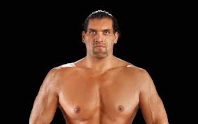 WWE रिंग व्यतिरिक्त त्याने वेगवेगळ्या चित्रपटांमध्येही काम केलं आहे. हॉलिवूड आणि बॉलिवूडच्या चित्रपटांमध्येही खली दिसला. द लॉन्गेस्ट यार्ड, गेट स्मार्ट, रेसलिंग आणि रामा-द सेव्हियर यासह अनेक चित्रपटांमध्ये खलीने काम केलं.