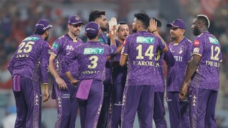 शाहरुखने 'पोस्टर बॉय'लाच दिला 440 व्होल्टचा झटका, 2 ट्रॉफी जिंकवणाऱ्या महान खेळाडूला KKR चा डच्चू