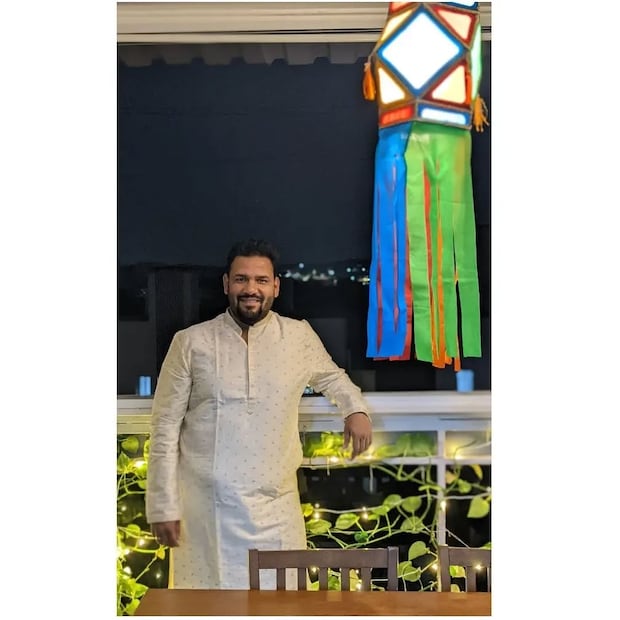 क्षितिजचा 'अंतर' हा मराठी सिनेमा लवकरच प्रेक्षकांच्या भेटीला येतोय. या सिनेमात अभिनेत्री रेणुका शहाणे, अभिनय बेर्डे आणि हृता दुर्गुळे प्रमुख भूमिकेत आहेत. या सिनेमाच्या प्रमोशन दरम्यान क्षितिजनं सचिन पिळगांवकर यांच्याबद्दल त्याचं मत व्यक्त केलं. 