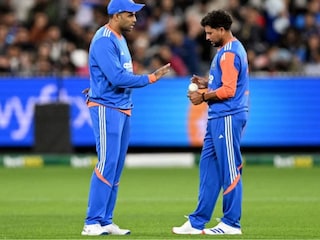 कुलदीप यादवला ऑस्ट्रेलियातून घरी पाठवलं, तिसऱ्या T20 नंतर ड्रेसिंग रूममध्ये काय झालं? Inside Story कुलदीप यादवला ऑस्ट्रेलियातून घरी पाठवलं, तिसऱ्या T20 नंतर ड्रेसिंग रूममध्ये काय झालं? Inside Story