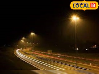 पथदिव्यांची चोरी (फाईल फोटो) पथदिव्यांची चोरी (फाईल फोटो)