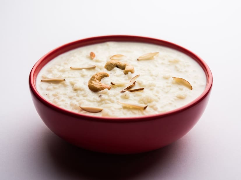 साहित्यमखाना – 2 कप दूध – 1 लिटर साखर – चवीनुसार घी – 2 चमचे वेलची पावडर – ½ चमचा बदाम, पिस्ता, काजू – बारीक तुकडे