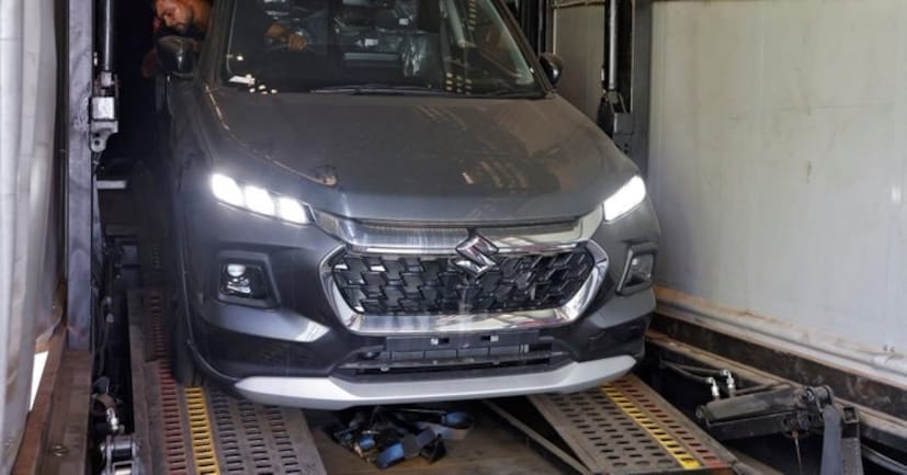 मारुती सुझुकी सध्या भारतीय बाजारात एसयूव्ही पोर्टफोलिओ वेगाने वाढवत आहे. या सेगमेंटमध्ये आपली पकड मजबूत करण्यासाठी कंपनी प्रयत्नशील आहे. टोयोटासोबत मिळून विकसित केलेली ग्रँड विटारा ही कंपनीच्या फ्लॅगशिप कॉम्पॅक्ट एसयूव्हींपैकी एक आहे. यामध्ये स्ट्रॉन्ग-हायब्रिड पॉवरट्रेन आणि ऑल-व्हील ड्राइव्हचा पर्याय मिळतो, ज्यामुळे ती शहरी आणि कुटुंब-केंद्रित ग्राहकांमध्ये खूप लोकप्रिय झाली आहे.