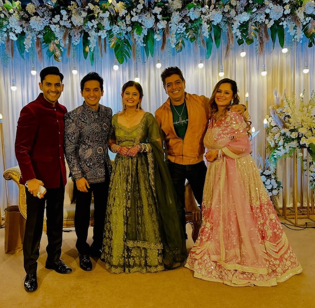 मेघन आणि अनुष्का यांचे लग्नाआधीचे विधी देखील घरीच पार पडले. अनुष्काच्या मेहंदी सोहळ्याला मेघनने हजेरी लावली होती. अनुष्काच्या हातावर लावलेल्या मेहंदीचं त्याने कौतुक केलं. मेघन आणि अनुष्काचा हळदी सोहळा ही अत्यंत साध्या पद्धतीने आनंदाच साजरा झाला.