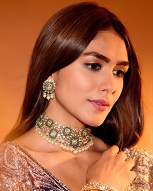 धनुषनंतर श्रेयस अय्यरच्या प्रेमात पडली मृणाल ठाकूर? आईसोबतचा VIDEO केला शेअर