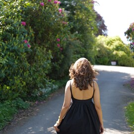 ट्रेनने जायची, वॉशरुममध्ये बदलायची कपडे, आता कोटींची मालकीण आहे मराठी अभिनेत्री